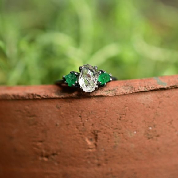 Rough cut emerald and Lake County diamond ring, handmade jewelry - Picture 2 of 3